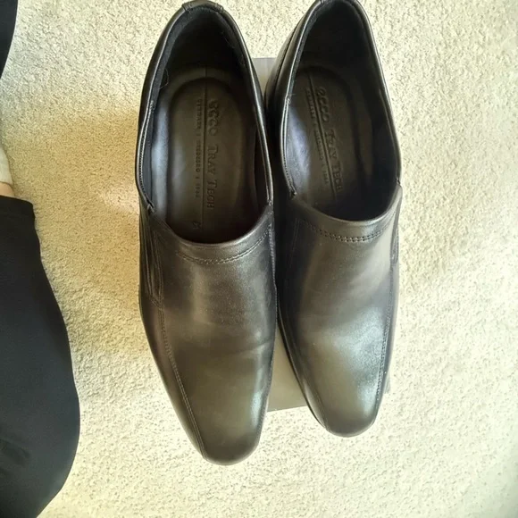 Men's Leather Slip-On Dress Shoe
